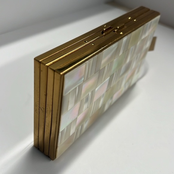 1950’s Evans 5.25” x 3” Mother of Pearl Brass Vanity Case Clutch Wristlet - Picture 7 of 15